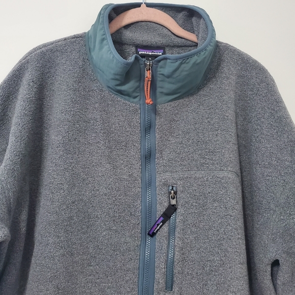 Patagonia Gray and Teal Women's Jacket - Picture 4 of 4